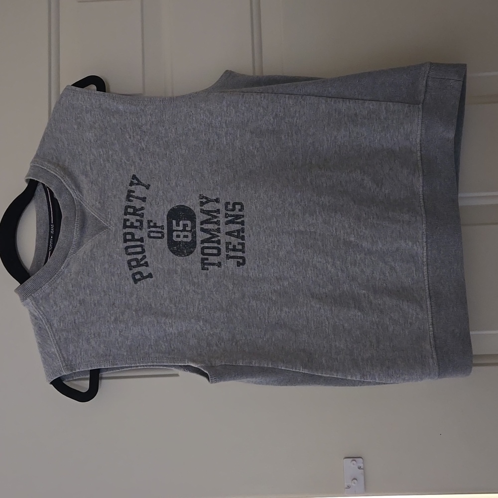 Tommy Hilfiger sleeveless sweatshirt- medium